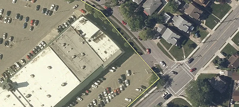 Retail Space on Warren Road