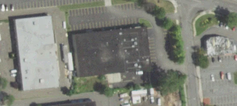 Bohemia Warehouse with Highway Frontage