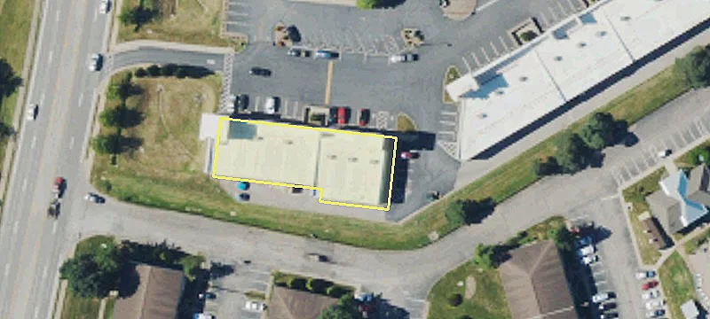 Retail Space in McMahan Plaza