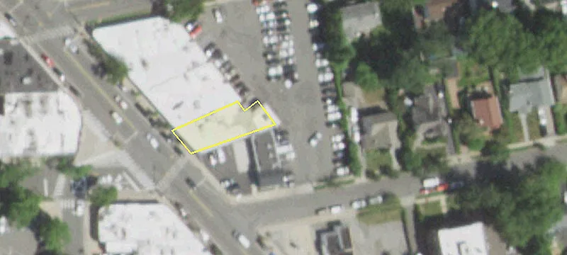 Retail Space in Manhasset, NY