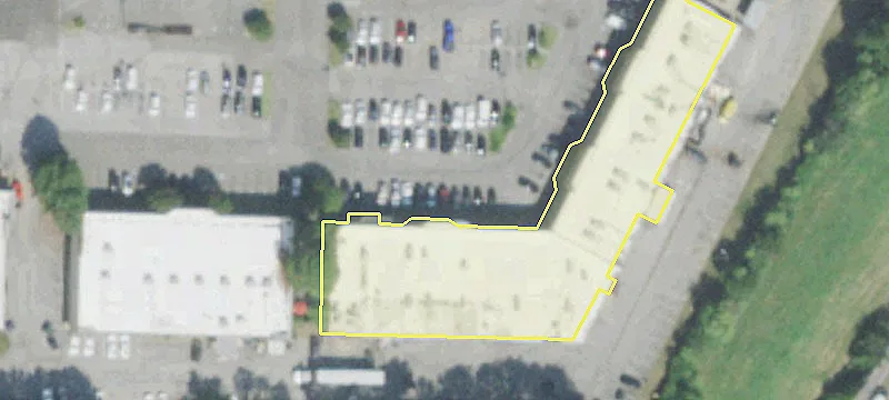 Renovated Shopping Center For Rent