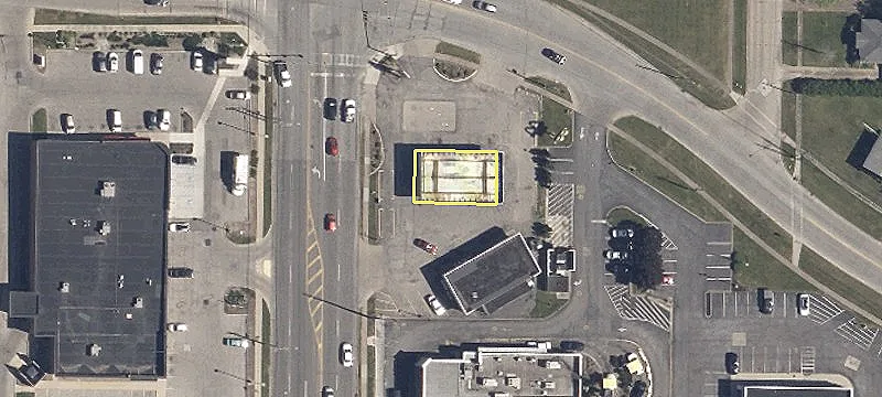 Retail Space in Grocery Anchored Center