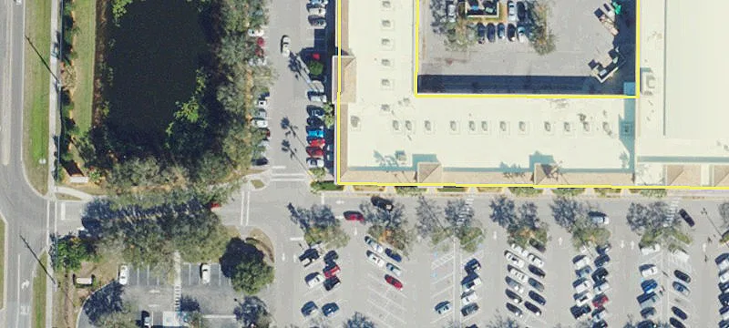 Retail Space in Busy Center