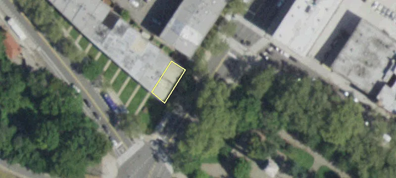 Brooklyn Warehouse with Heavy Power