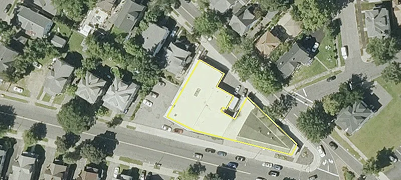Springfield Retail Building with Parking