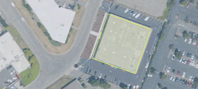 Oakland Warehouse with Fenced Parking