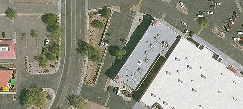 Retail Space in Busy Center