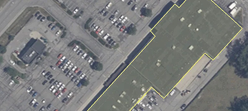 Retail Space with High Exposure