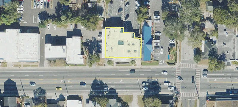 Freestanding Building on Colonial Drive