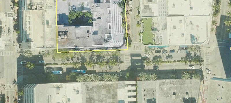 Prime Lincoln Road Retail Building