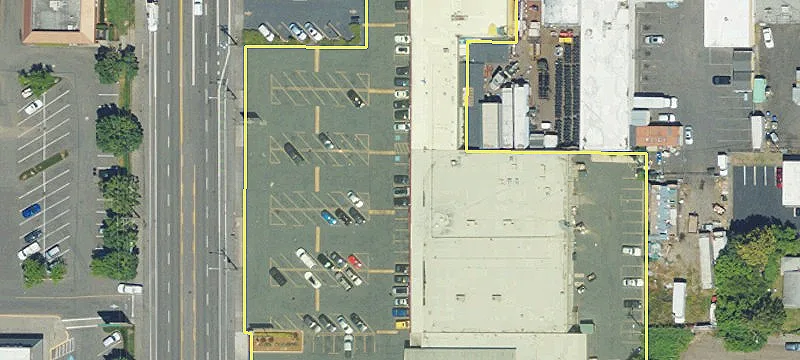 Retail Space in Midway Plaza