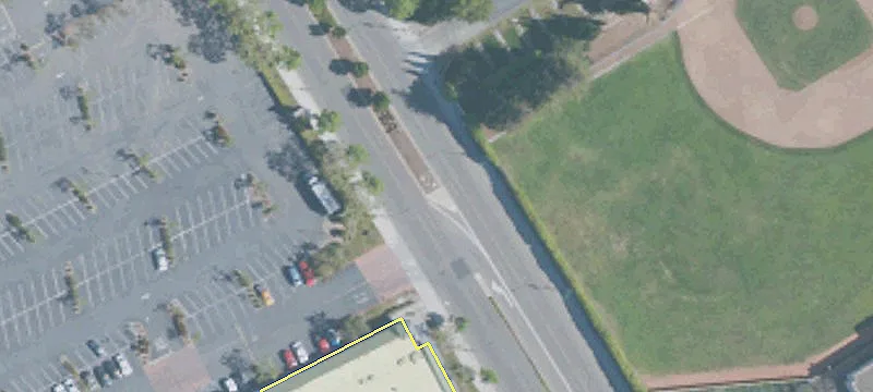 Retail Space in Mission Plaza