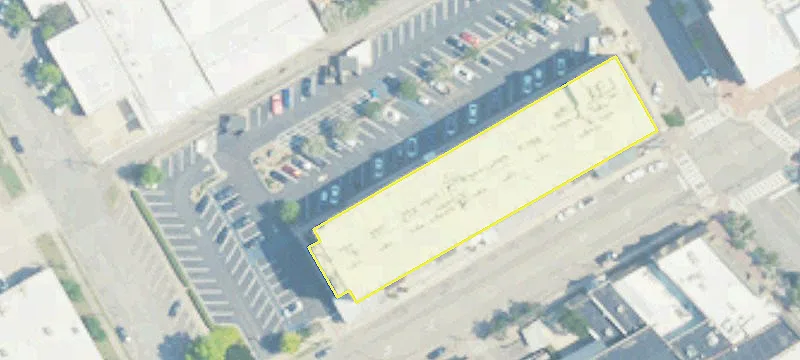 Retail Space in Lakeview