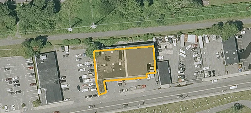 Warehouse/Flex Building in Developing Location