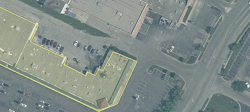 235,433 SF Shopping Center