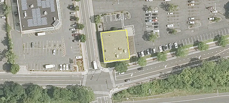 Retail Space in Busy Center