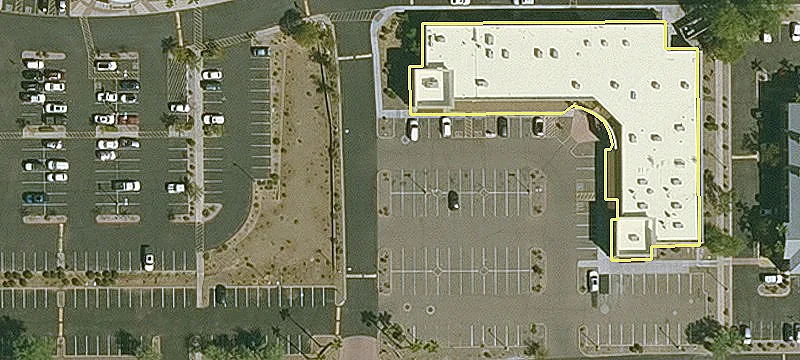 Retail Space in Busy Center