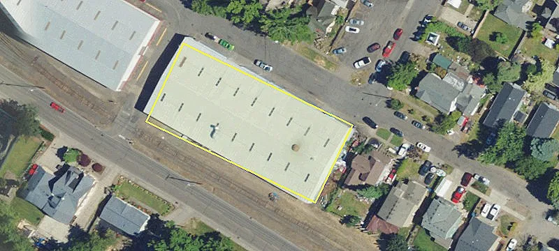 Woodburn Warehouse with 20' Clearance