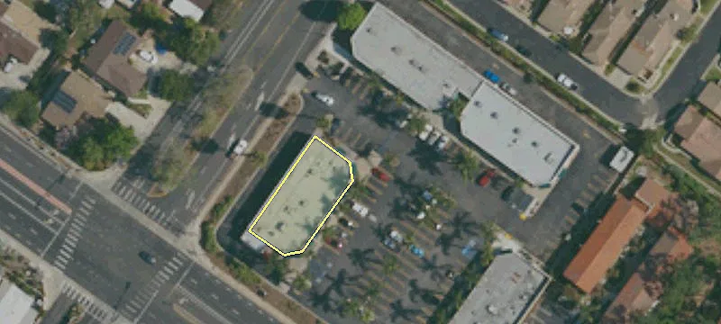 Retail Space in Busy Center