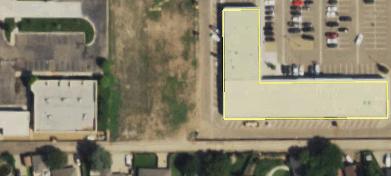 Retail Center in Prime Location