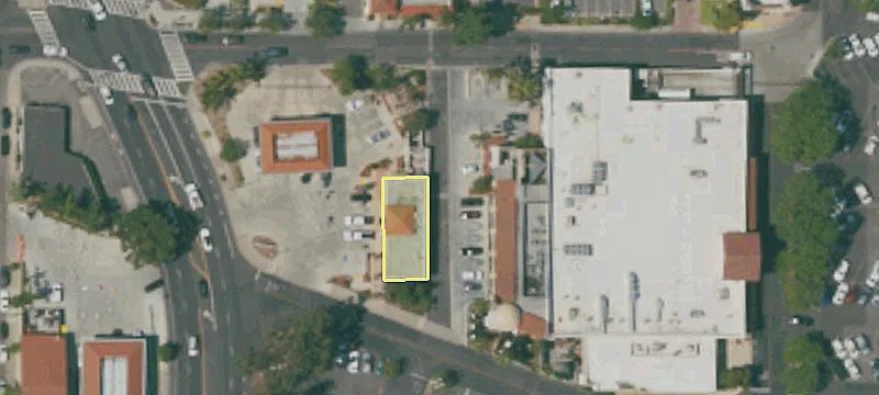 La Cumbre Plaza Retail Space