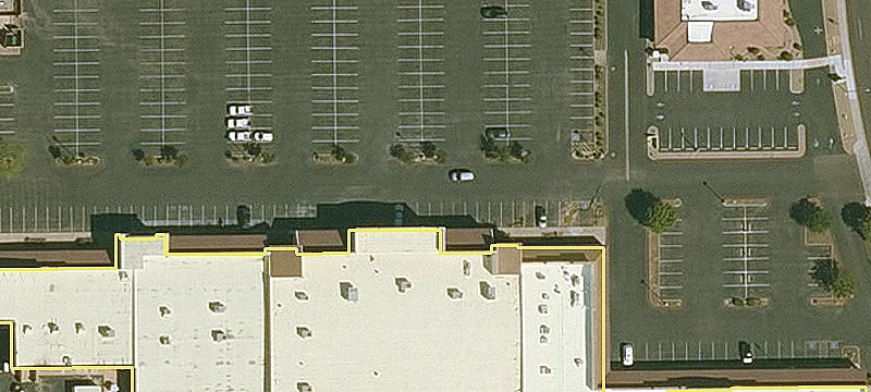 Retail Space in Retail Corridor