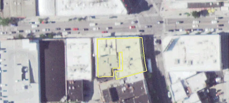 Retail Space in Lincoln Park