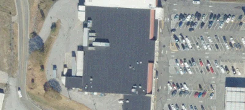 Retail Space in Commercial Hub