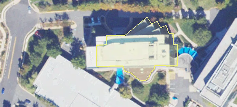 Herndon Office Building with Amenities