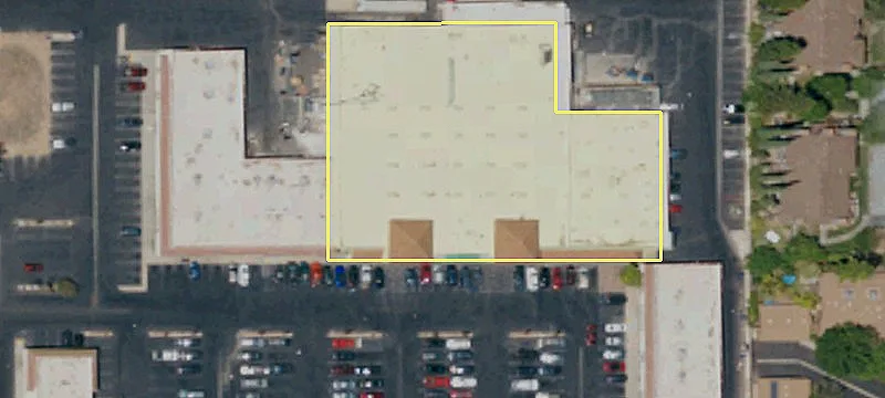 Retail Space with High Visibility