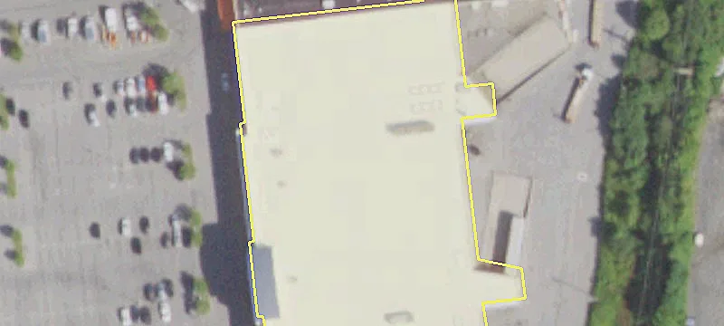 Retail Space in Busy Center