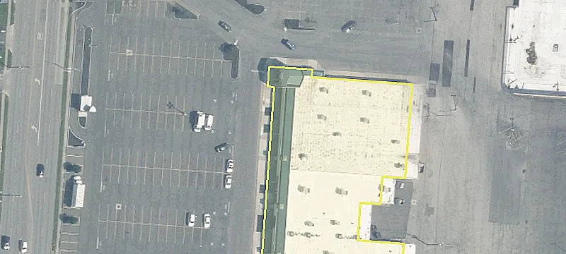Retail Space in Busy Center
