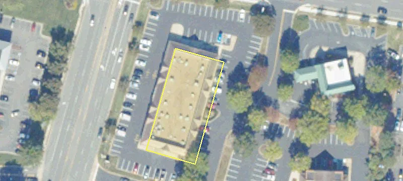 Retail Space in High-Visibility Center