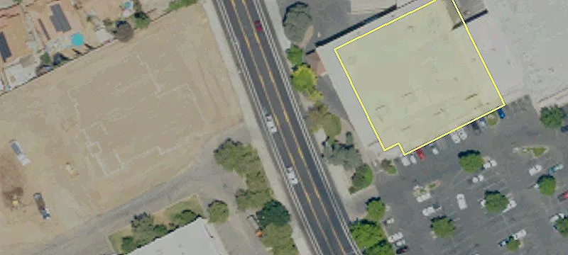 Oak Ridge Plaza Retail Spaces