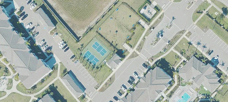 Retail Space on Signalized Intersection