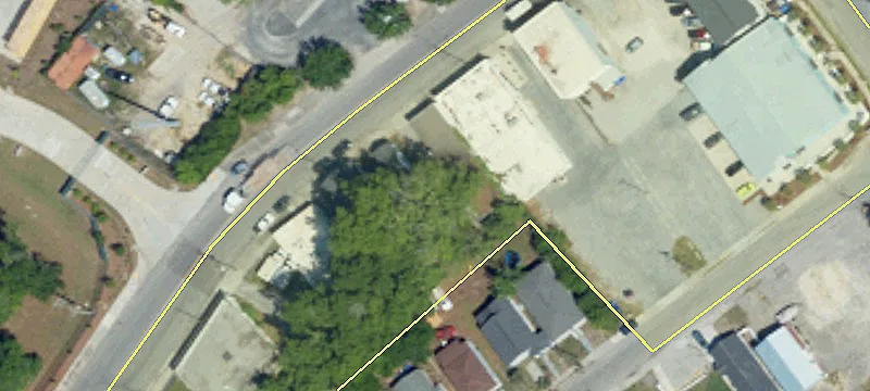 Renovated Multi-Tenant Retail/Office Building