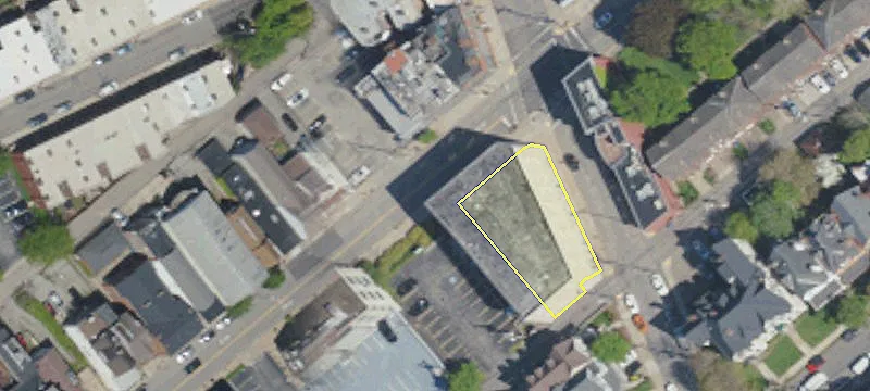 Office Building with Excellent Parking