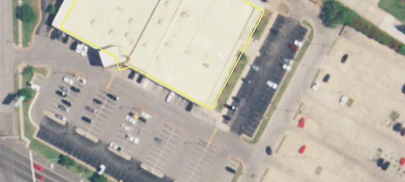 Retail Space on NW Expressway