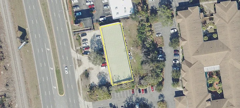 Retail Building on Roosevelt Boulevard