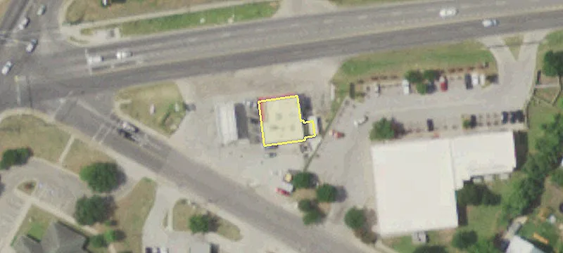 Redeveloped C-Store on Hard Corner