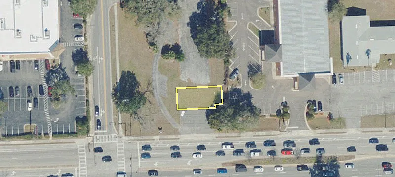 Commercial Land at Signalized Intersection