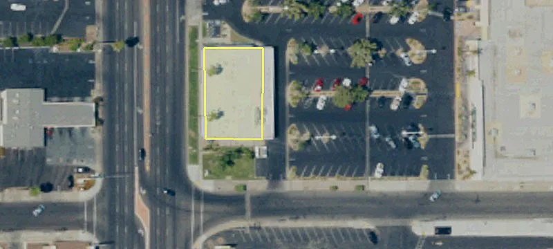Blackstone Avenue Shopping Center Space