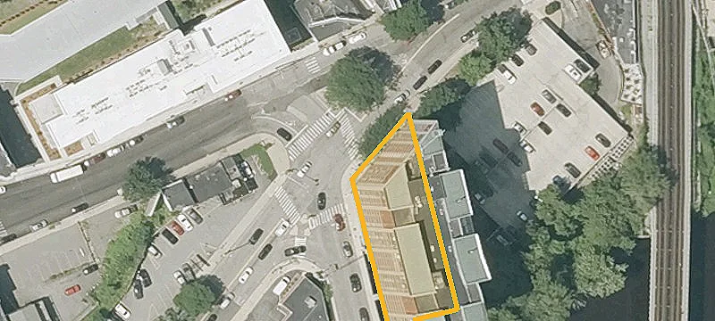 Riverfront Lot Near Downtown