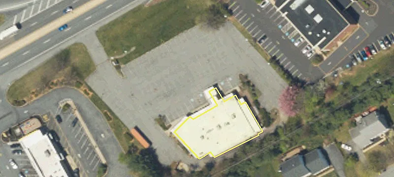 Freestanding Retail Building on 1.75 Acres