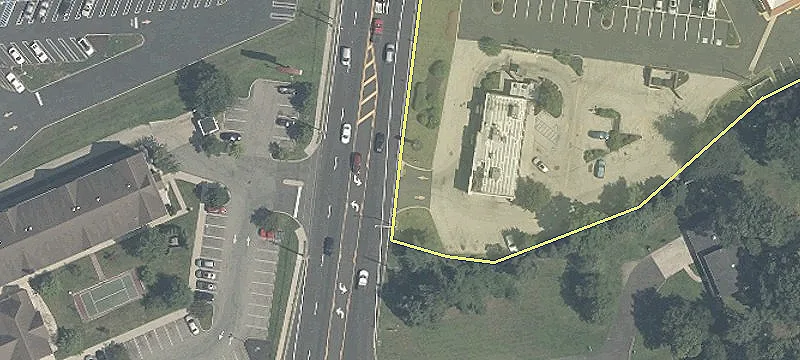 Prime Land on Busy Road