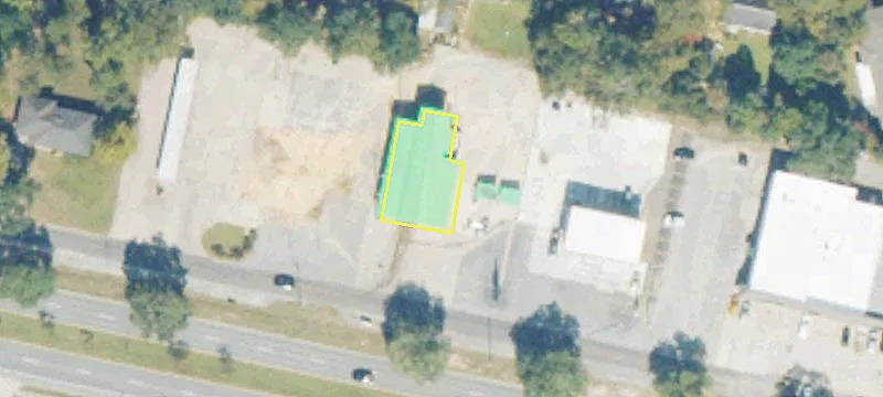 Retail Property on High-Traffic Road