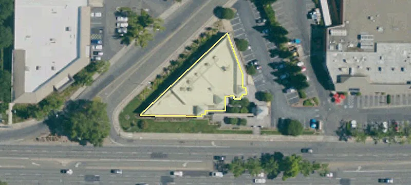 Retail Space with Multiple Amenities