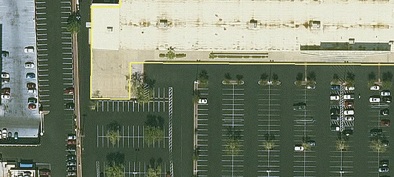 Retail Pads in Anchored Center