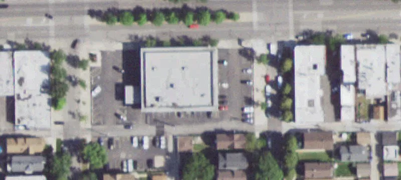 Retail Building on Irving Park