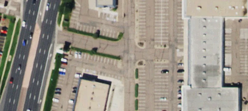 Retail Space in Centerpointe Plaza
